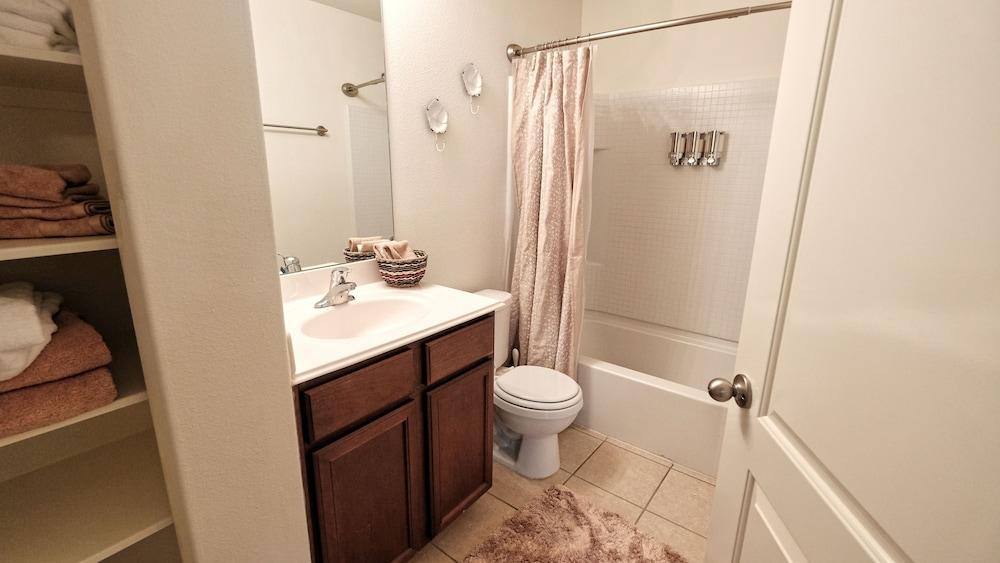 3Bdrm 2Bath 5Beds - IAH Airport, Humble