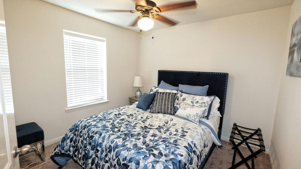 3Bdrm 2Bath 5Beds - IAH Airport, Humble