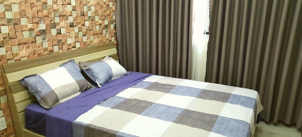 Scenic Valley Luxury 2BR SW Pool 07th