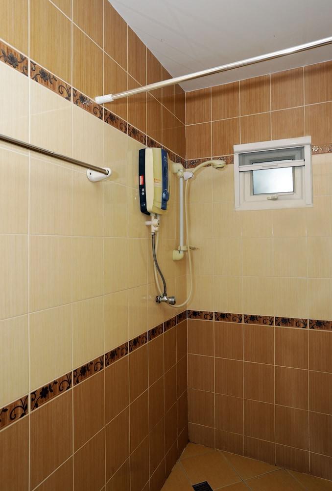 Green Residence Pool Villa