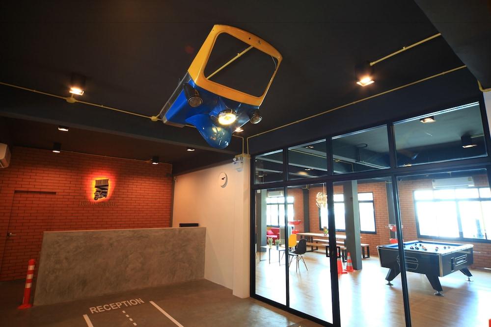 Tuk Tuk Hostel