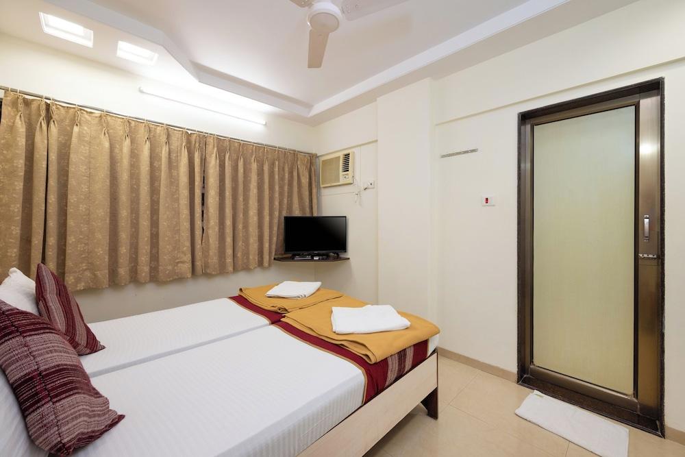 Hotel Kalpana Palace