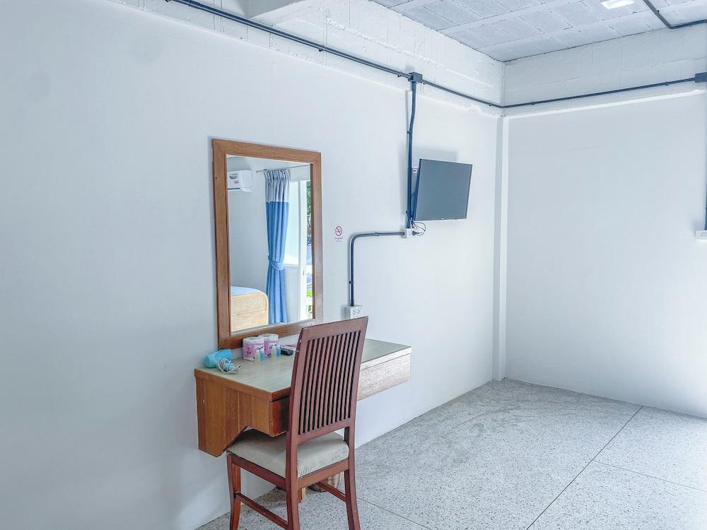 Bang Saphan Resort Hotel