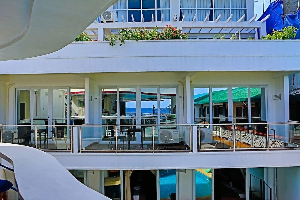 Arkipelago Divers and Beach Resort