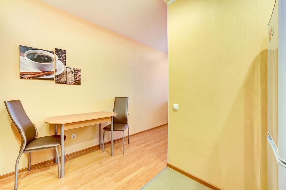 AG Apartment Dunayskii 23