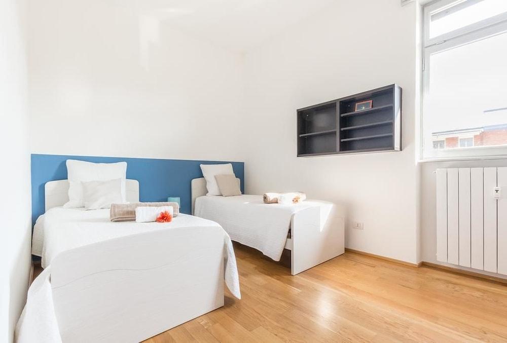 Alessia's Flat - L'8 e Mezzo