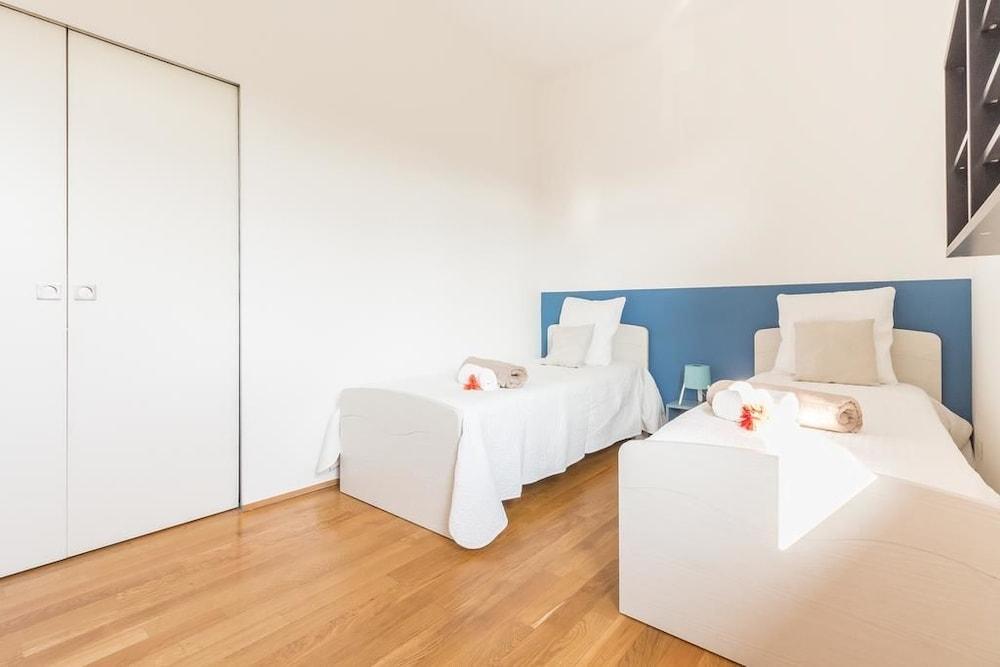 Alessia's Flat - L'8 e Mezzo