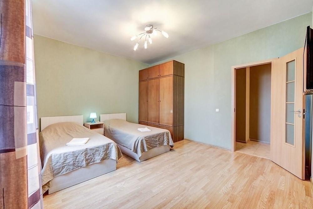 AG Apartment Varshavskaya 19