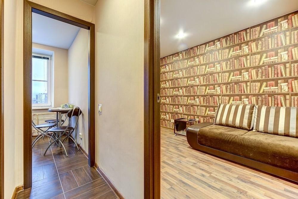 AG Apartment Moskovsky 205