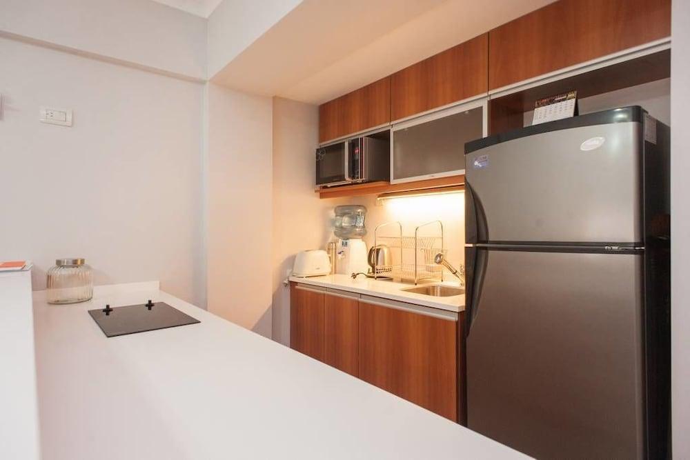 Beautiful and sunny studio by Sofacama