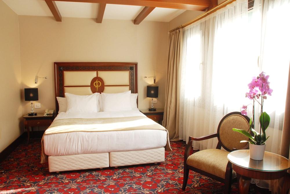 Blue Diamond Ataturk Palace