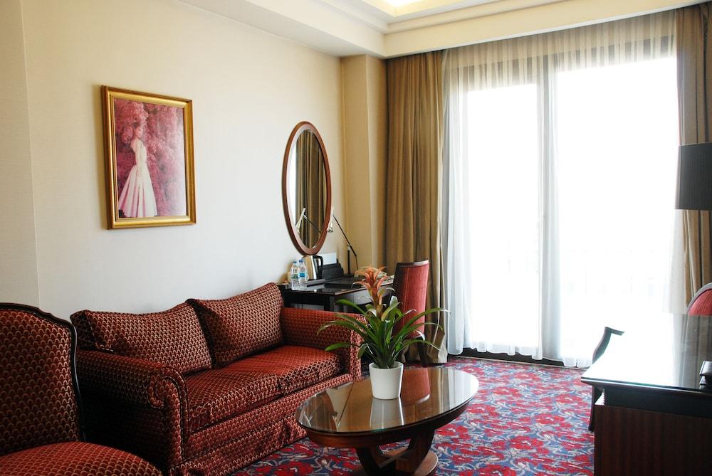 Blue Diamond Ataturk Palace