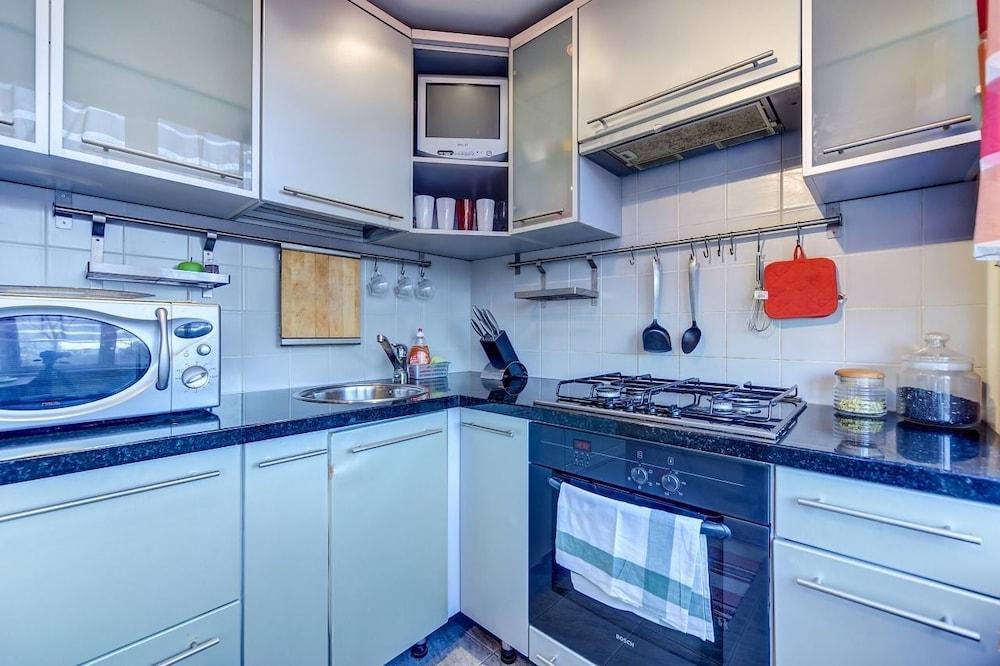 AG Apartment Bolshevikov 5