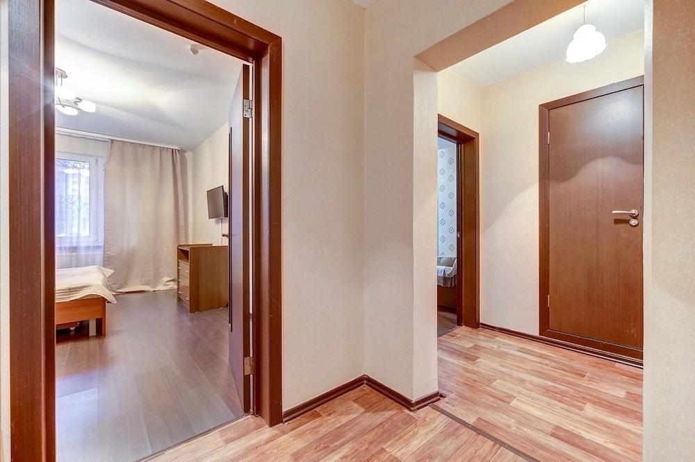 AG Apartment Kollontay 5