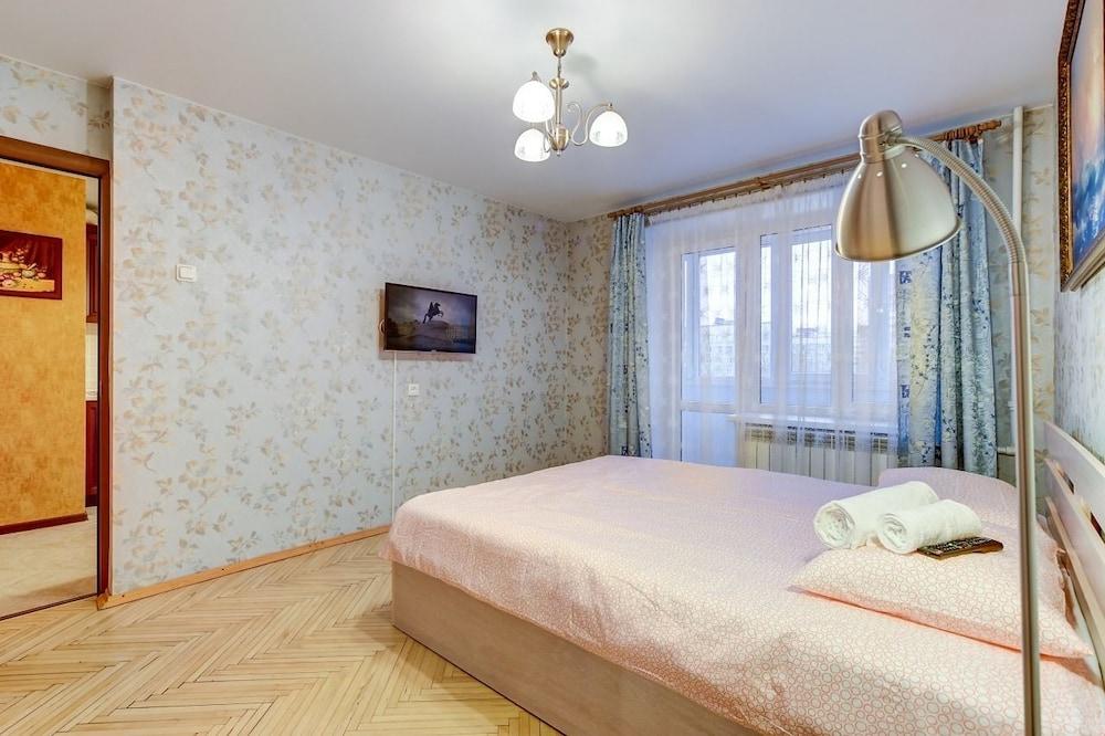 AG Apartment Kollontay 19