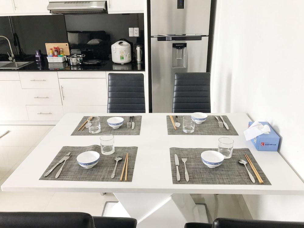 Sunrise City 2BR SW Pool 20th