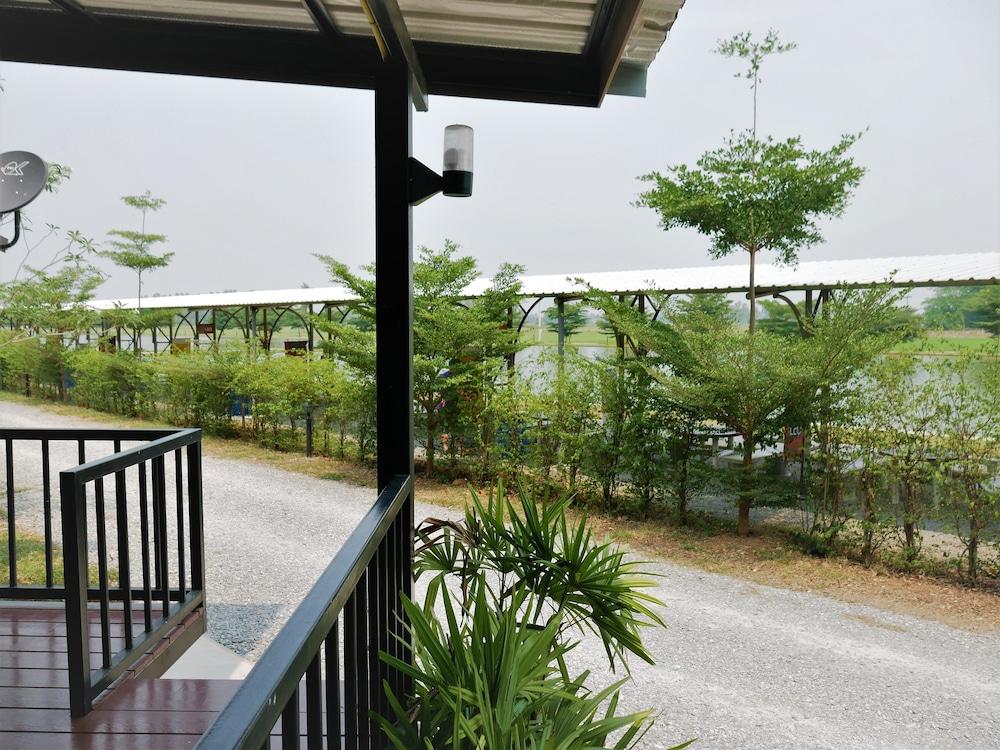 Chomyieam Fishingpark Resort