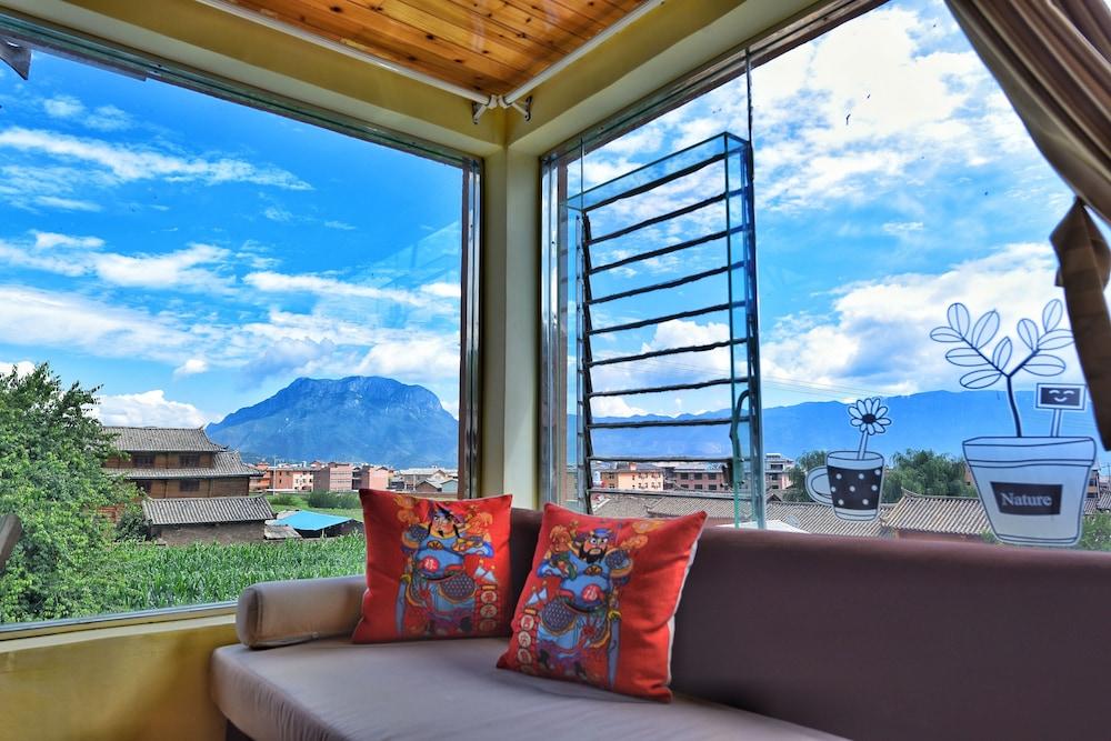 Luguhu Crazy Bird Youth Hostel