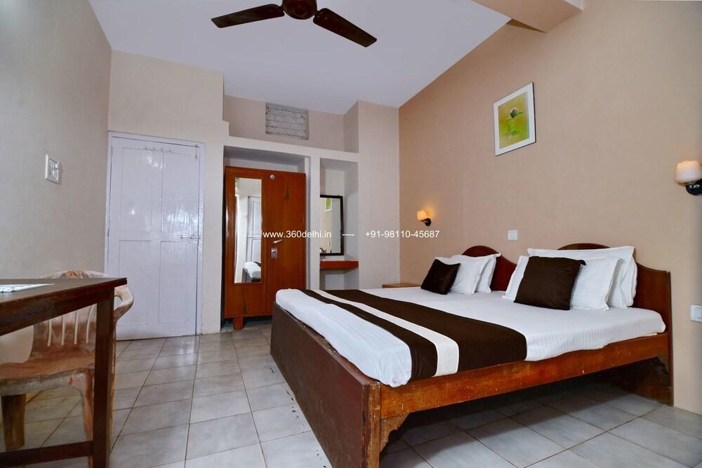 Ave Maria Guest House