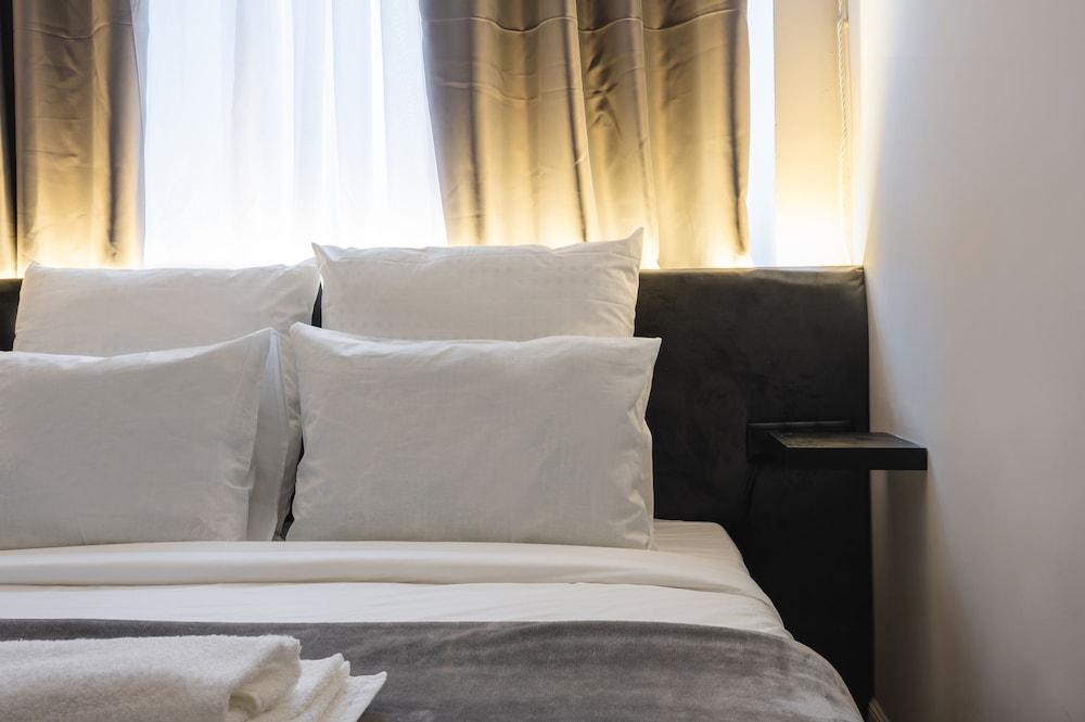 Caps Hotel на Остоженке