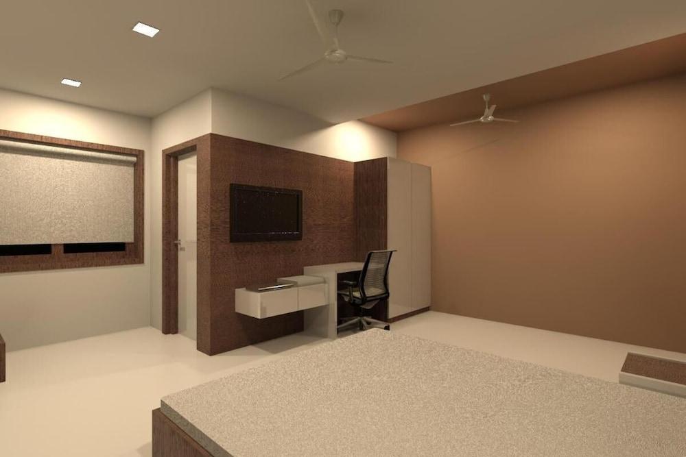 Kalaimagal Residency