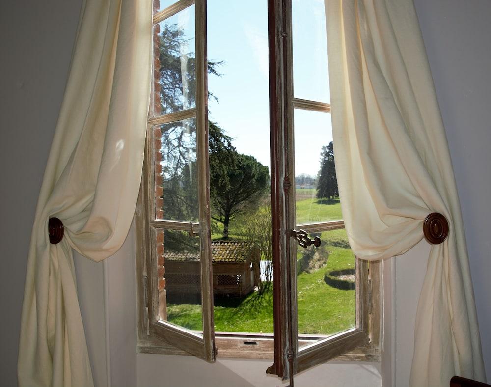 Domaine Du Buc, Le Chateau