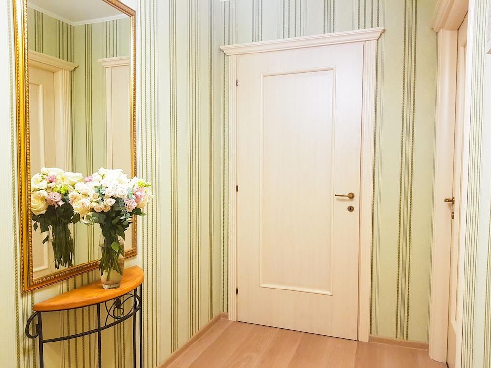 AELITA Apartment with Hammam