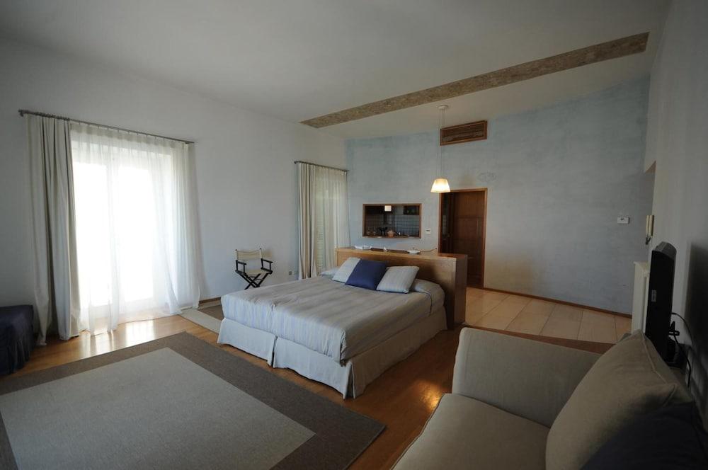Suite Home Trani