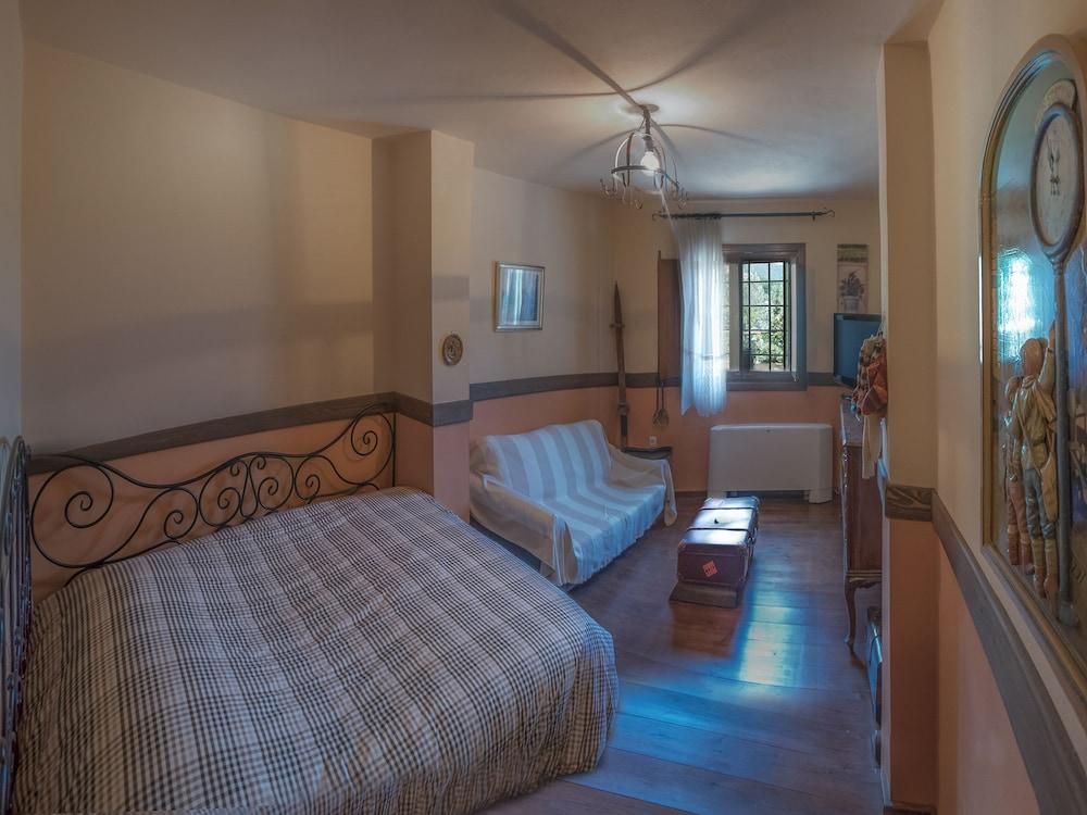 To Stefani tis Makrinas