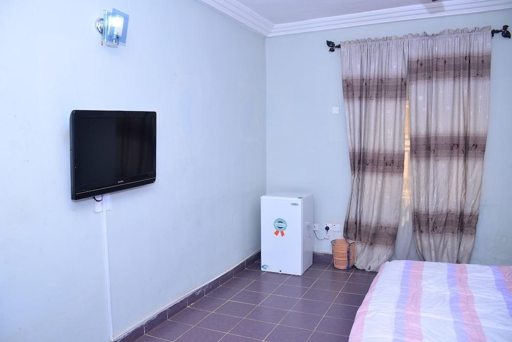 Kenfeli International Palmbeach Hotel