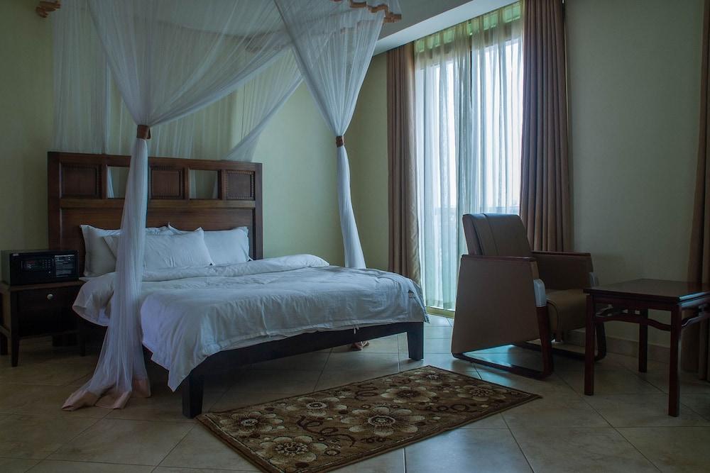 Hotel Kash Masaka Road