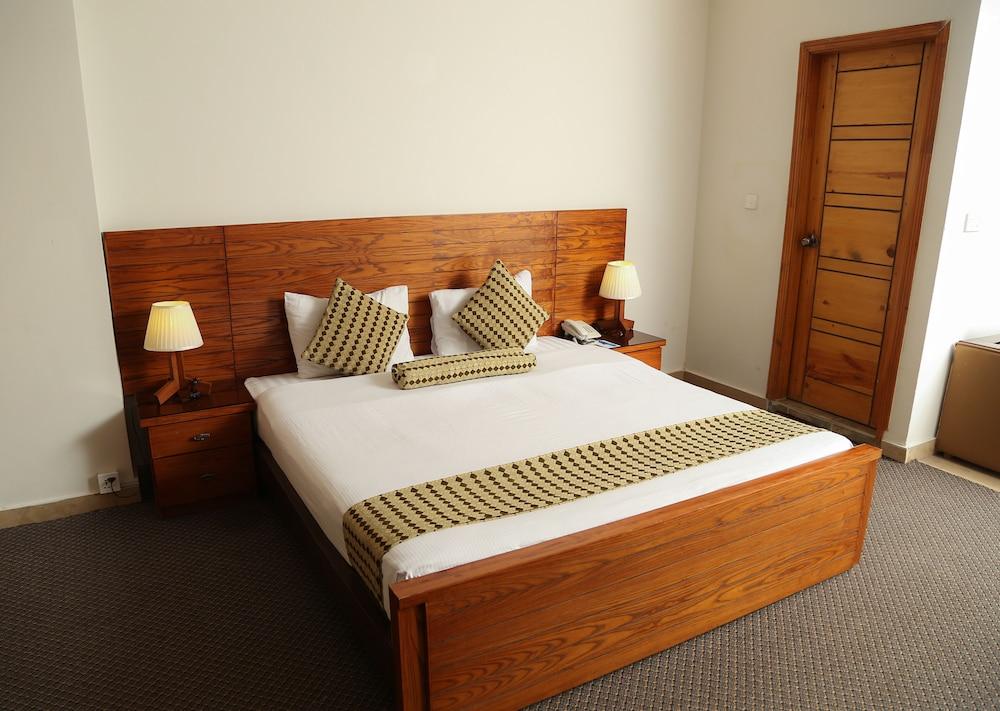 Grand Islamabad Hotel