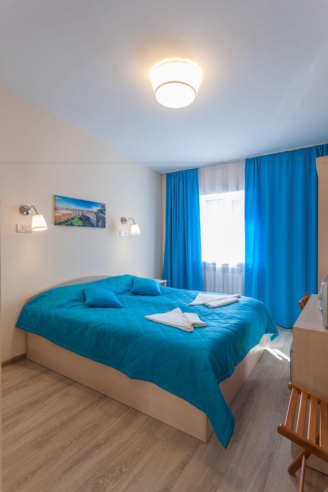 Hotel Democrat on Fontanka 104