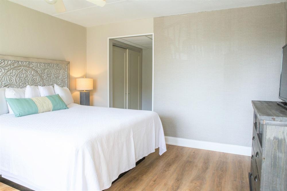 Bristol Plaza Resort Motel