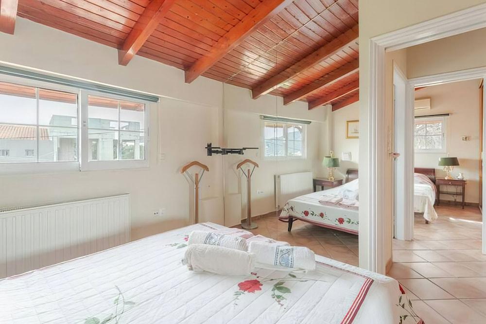 Amomos Villa with Swimming Pool