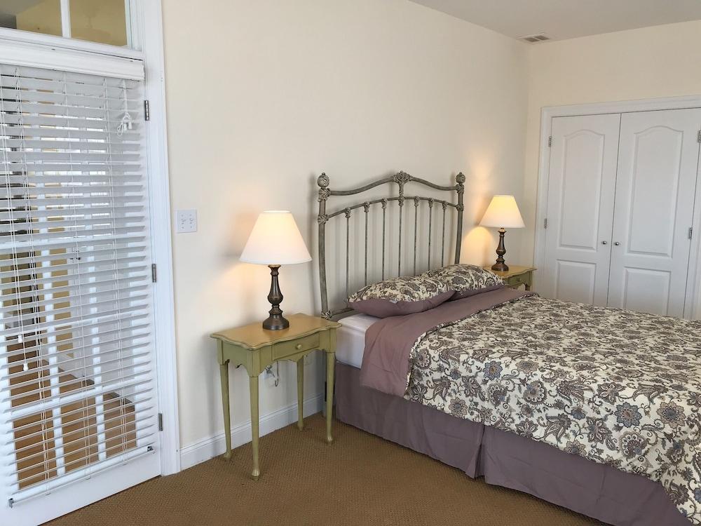 Hemingways By the Sea