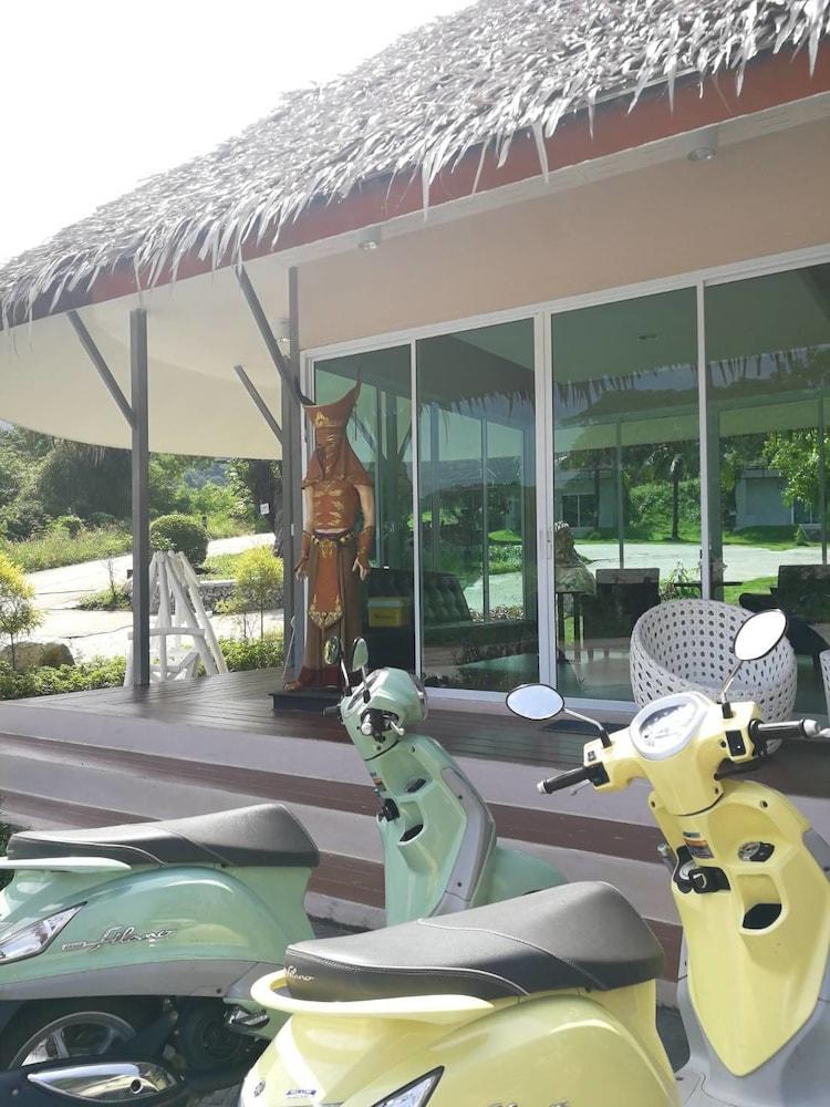 Chiangkhan River Green Hill