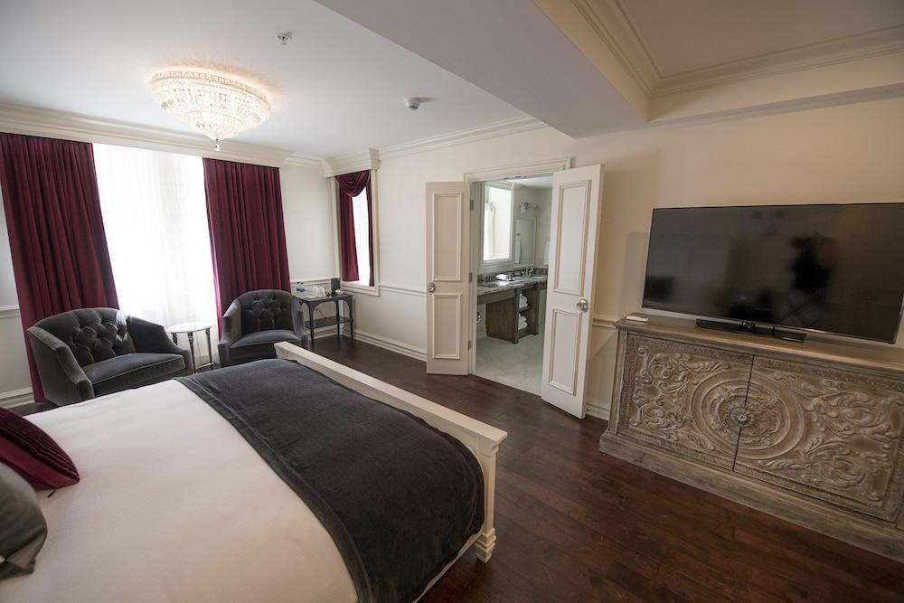 Dominion Gardens and Hotel