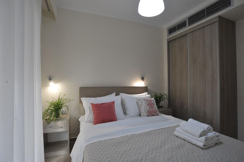 Vanessa's Rooms & Apartments