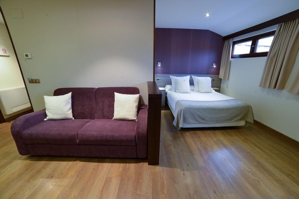 Apartamentos Turisticos LLanes