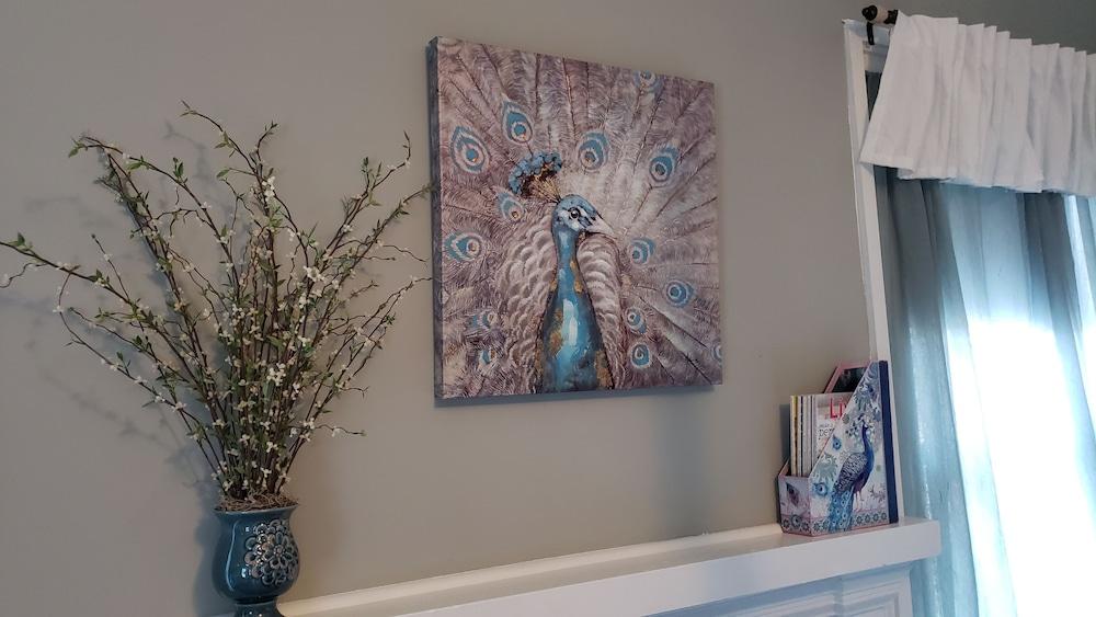 Silly Chickens Lodge B&B