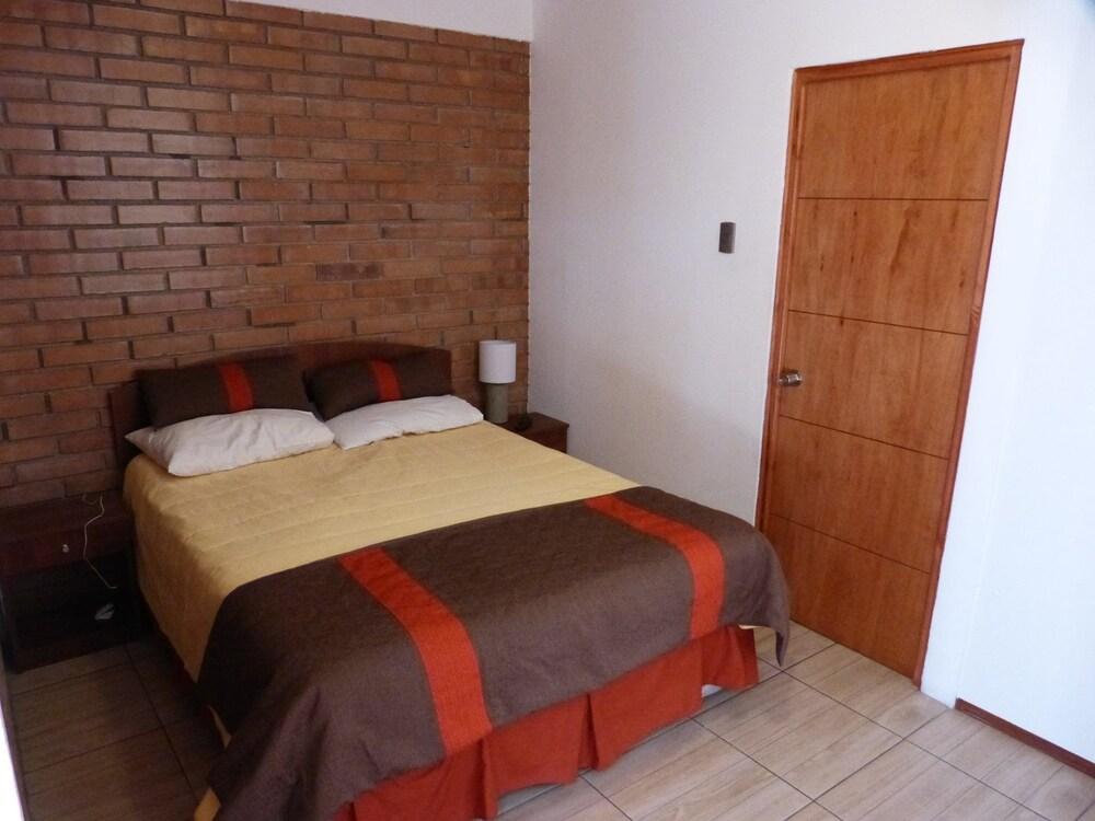 Hostal Las Acacias
