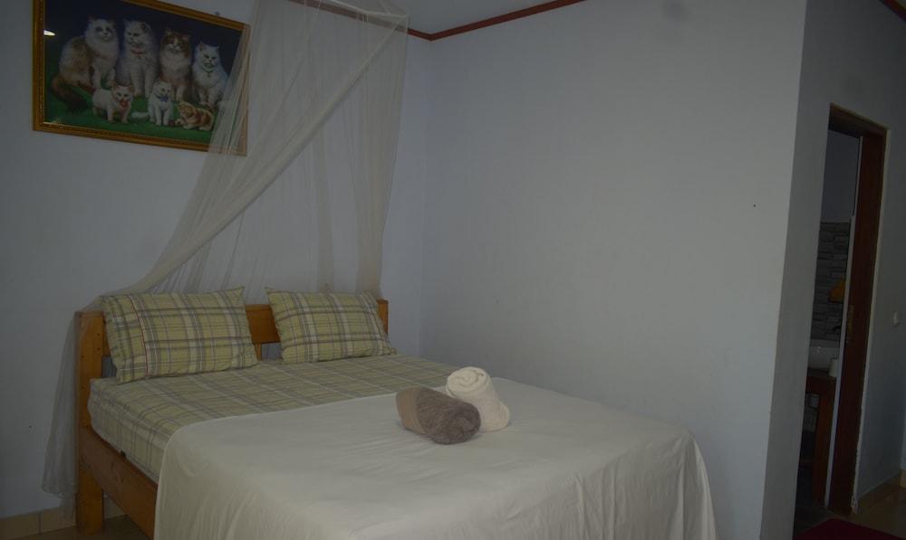 Del Mar Home Stay and Cafe