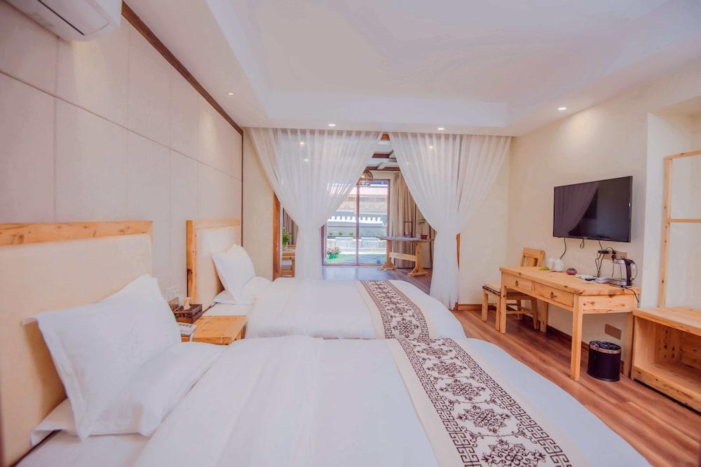 Loving Clouds Family Inn