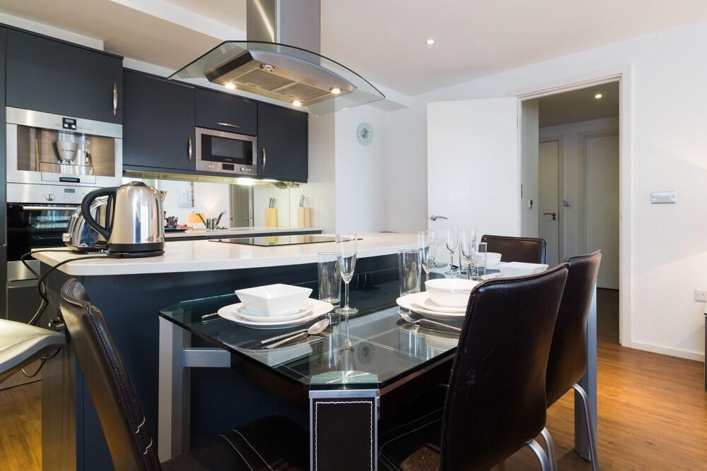 Austin David Trendy Apartment near ExCeL