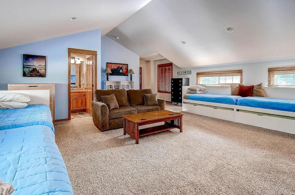 Evergreen Mountain Lodge