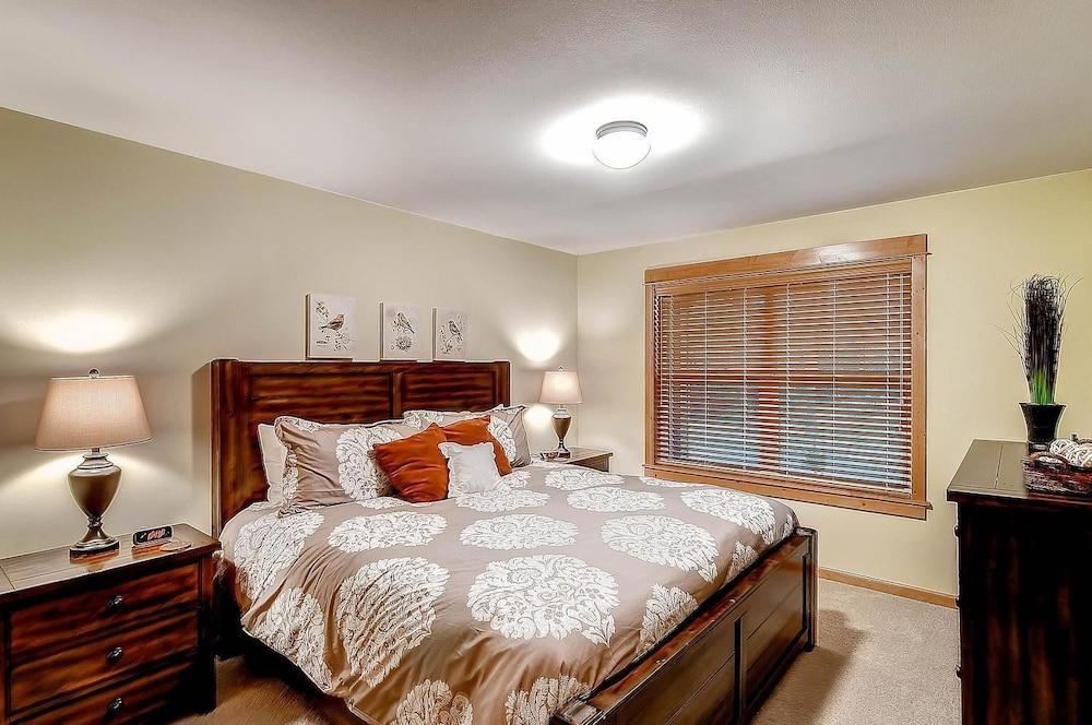 Evergreen Mountain Lodge