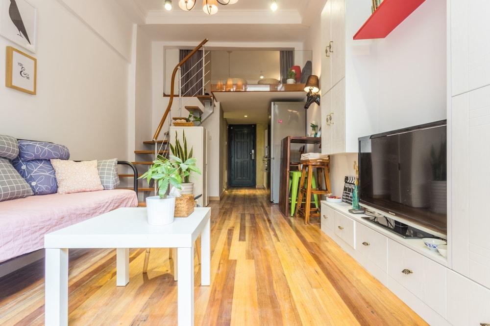 Cozy Apartment Best Location 115