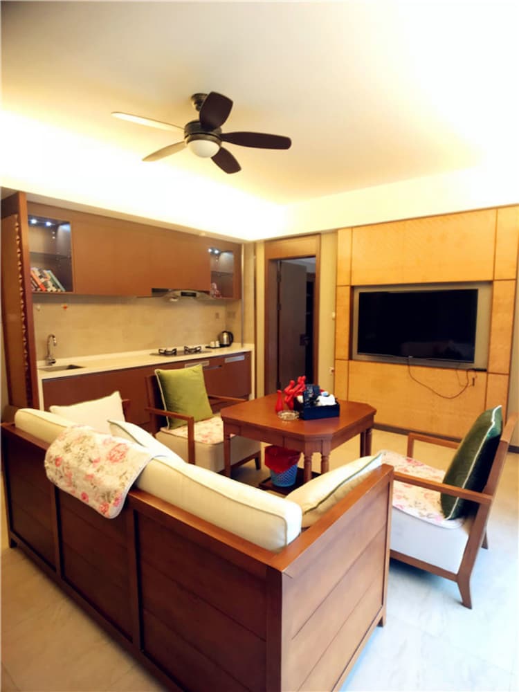 Sanya Linglong Lulushun Hotel