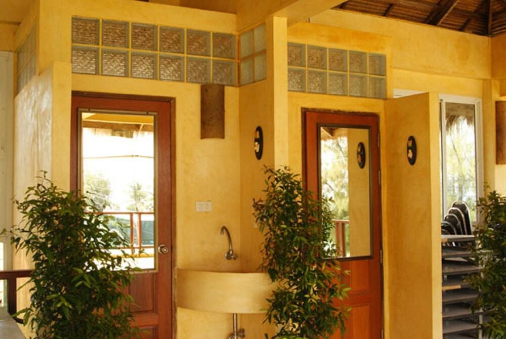 Pulsawat Palm Resort